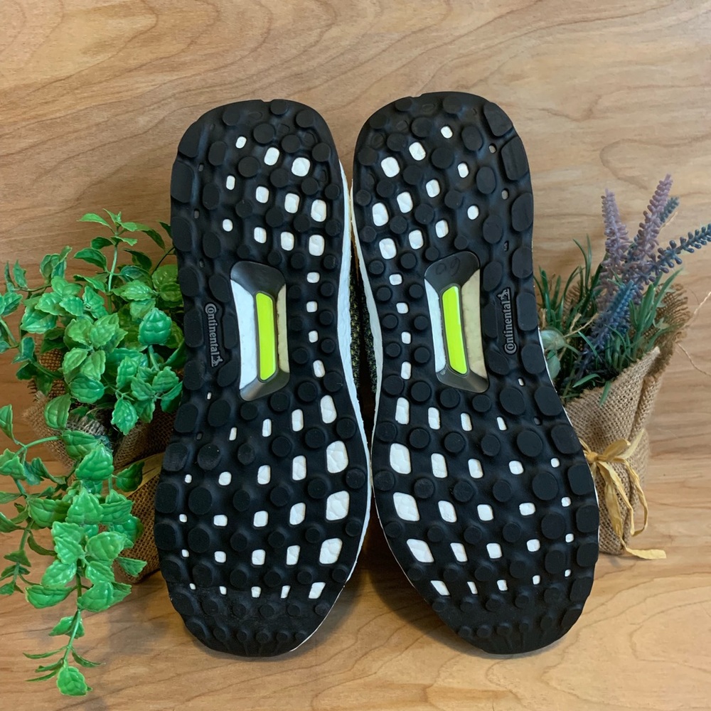 Adidas Ultraboost ST Primeknit Running Shoes - Picture 8 of 8